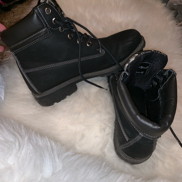 Boots 😍🖤 - Picture 5 of 6